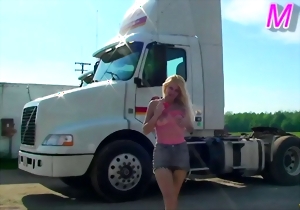 Hardcore face-fucking oral sex compilation with a good blowjob babe